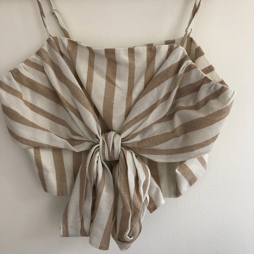 Tie crop top